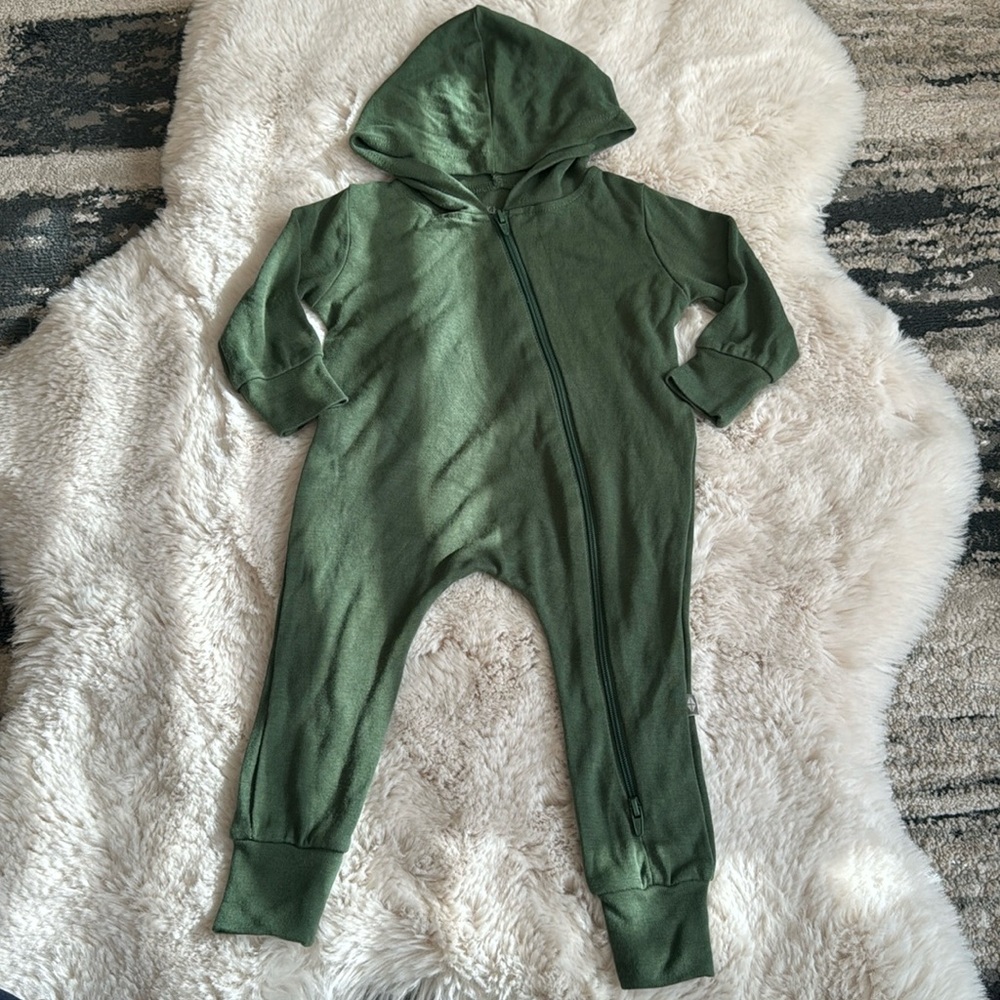 Kyte Baby 0-3mos Hooded romper